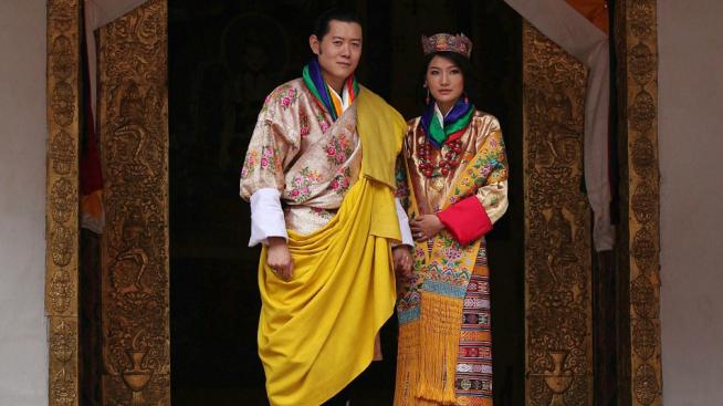 Коя е Джетсун Пема – от обикновено момиче до Кралицата на драконите 