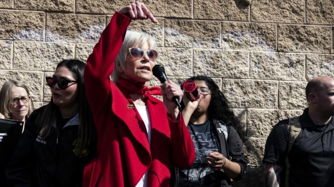 Браво, бабче! Джейн Фонда ни мотивира да тренираме