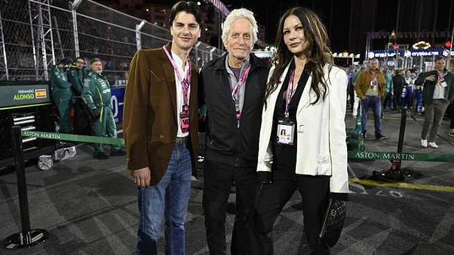Спортно семейство – Майкъл Дъглас и Катрин Зита-Джоунс със сина си на Формула 1 във Вегас