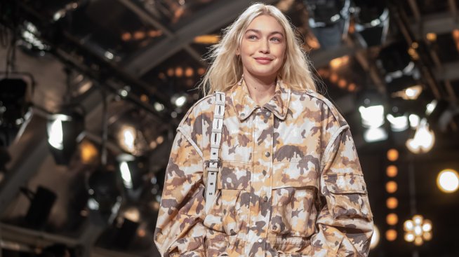 Готова за зимата: Джиджи Хадид ви предлага кашмирените си пуловери