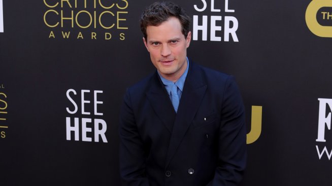 Джейми Дорнан попадна в болница в Португалия