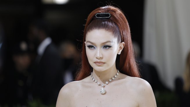 Аксесоари пролет/лято 2022 – кое е любимото колие на Джиджи Хадид? 