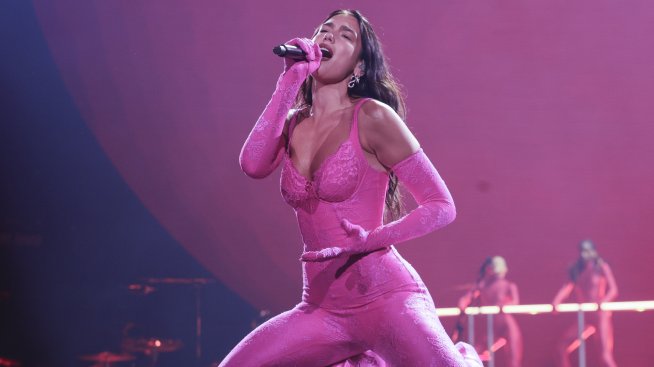 В края на лятото – Дуа Липа с огнен бански