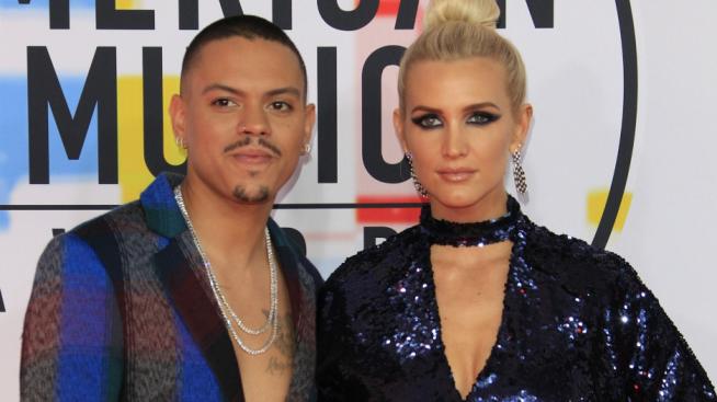 Ашли Симпсън е бременна