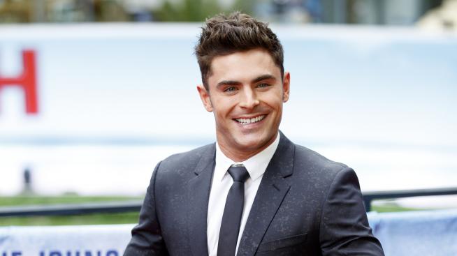 Как Зак Ефрон влиза във форма за „Спасители на плажа“?