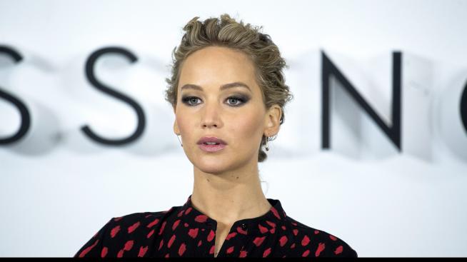 Дженифър Лорънс, косата ти гори