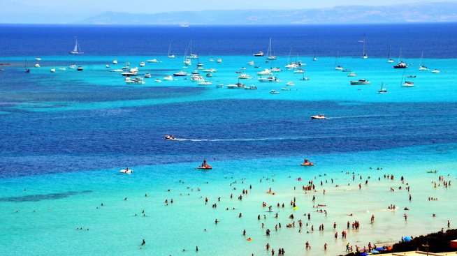 На плаж в Сардиния? Единствено срещу 4 евро за вход
