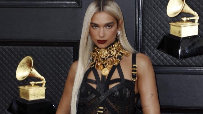 Пролетен маникюр - Дуа Липа със златен цвят 