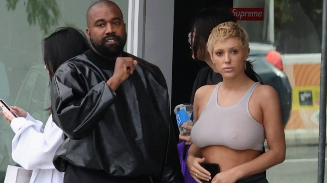 Съпругата на Кание Уест продължава да се появява в „невидими“ тоалети