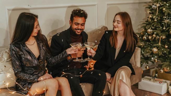 Коледни коктейли: 5 рецепти за по-забавни празници