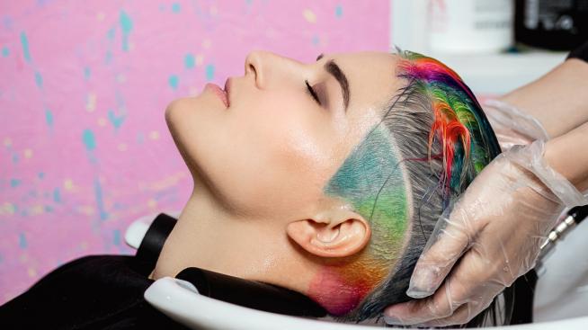 9 неща, които не трябва да правите след боядисване на косата