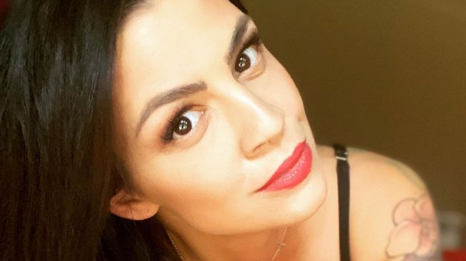 След раждането: Деси Цонева влезе в секси боди 