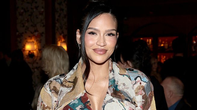 От съда в родилното – Каси Вентура роди трето дете след показанията срещу Диди