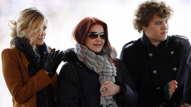 Разкрития: Дани Киоу е починал като дядо си Елвис Пресли