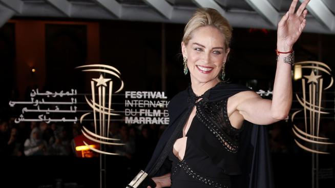 Шарън Стоун, облечи се, зима е!