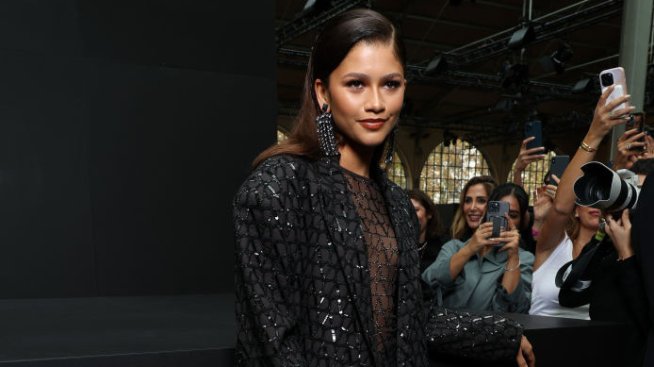 Зендая, Париж те очакваше!