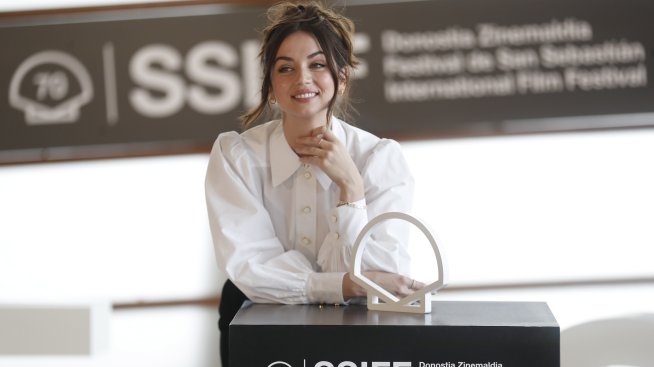 Петте тайни на Ана де Армас за безупречна кожа