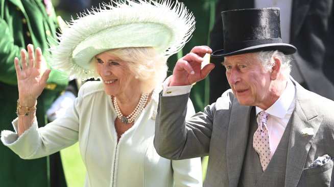 Синът на кралица Камила: Тя се сблъска с хейт след смъртта на Елизабет II