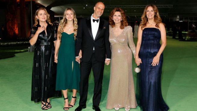 Внучката на София Лорен приличаше на принцеса на Бала на дебютантките