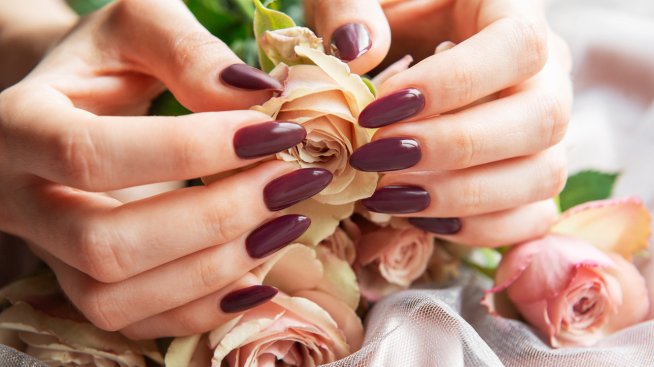 Официално е – това са най-добрите цветове за пролетен маникюр