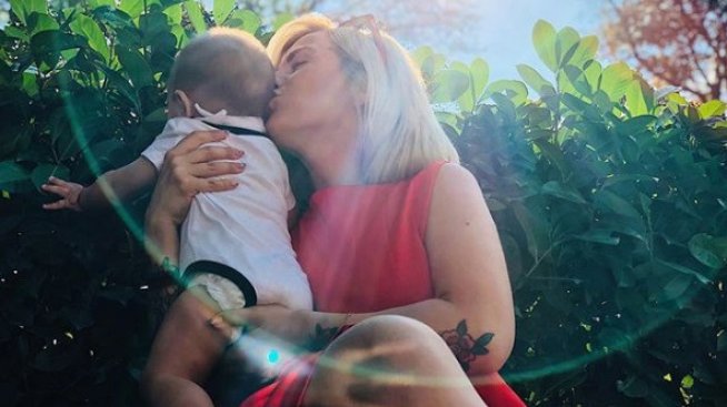 Първи Хелоуин за сина на Поли Генова