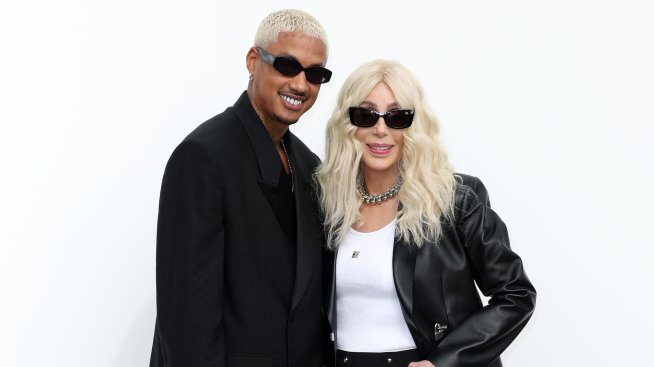 Блондинка или брюнетка: За три дни Шер смени три цвята коса 