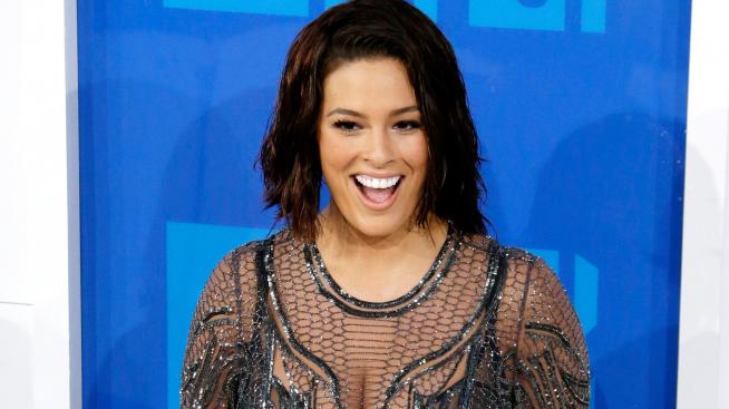 Ашли Греъм родила в дома си 