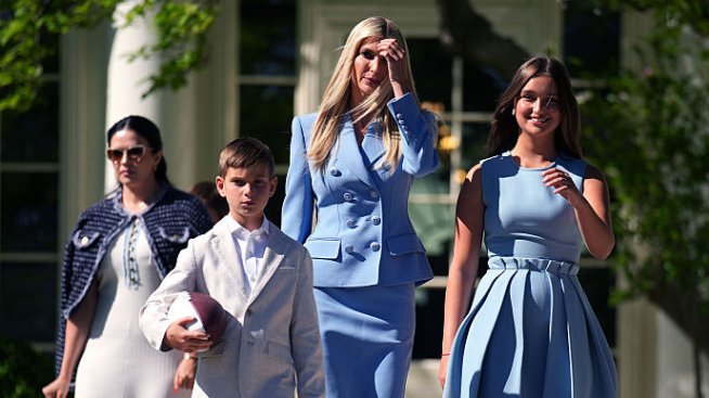 Синът на Иванка Тръмп свири на пиано за дядо си Доналд в Белия дом