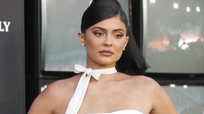 Кайли Дженър ще произвежда дезинфектанти