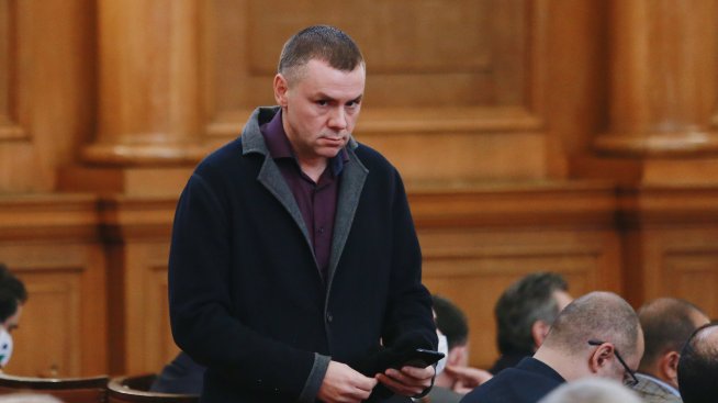 Ицо Хазарта показа порасналата Юлия 