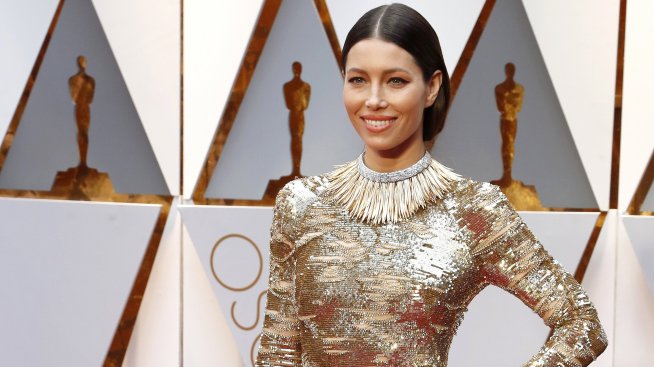 Джесика Бийл създава своя уелнес марка