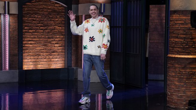 Свързаха Пийт Дейвидсън с рапърка 