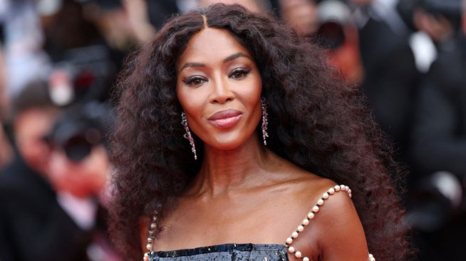 Снежна приказка – Наоми Кембъл показа сина и дъщеря си