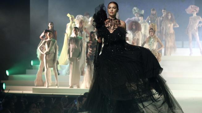 Супермодели направиха първото онлайн модно ревю