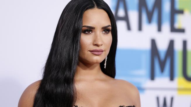 Нова година – нова татуировка за Деми Ловато 