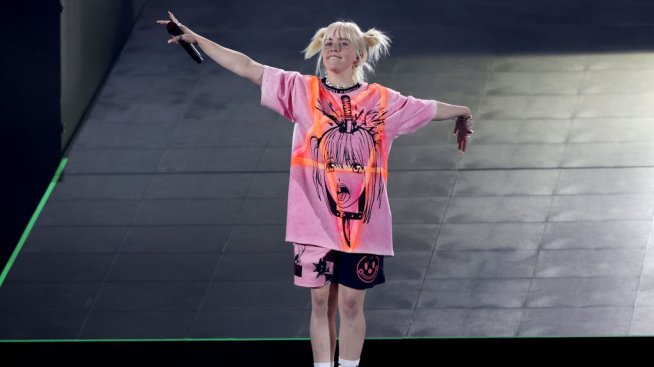 Били Айлиш пуска свой аромат