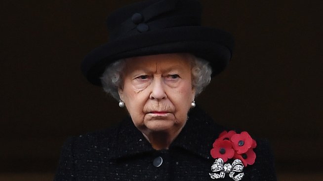 Елизабет Втора карала Меган Маркъл да се сдобри с баща си