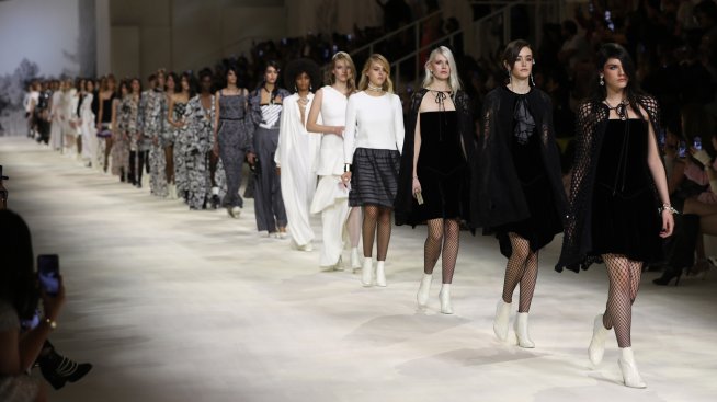 Цветелина Янева на ревю на Chanel в Дубай 