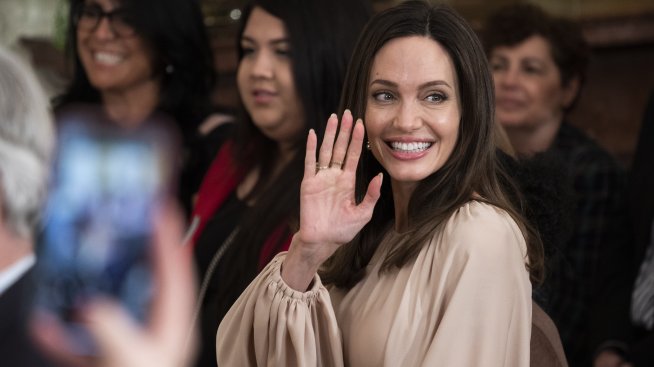 Станаха известни подробности за срещата на Анджелина Джоли и милиардера Ротшилд