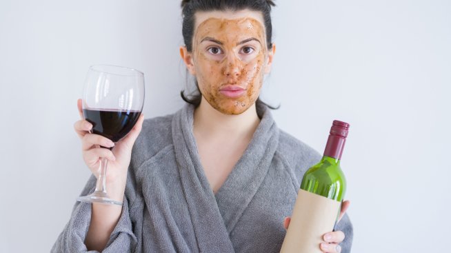 Ужасна кожа след прием на алкохол – вземете витамин С