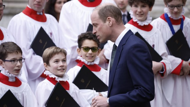 В съкратен формат – кралското семейство на служба в чест на Деня на Британската общност