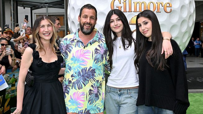 Семейна киновечер – Адам Сандлър с двете си дъщери на червения килим