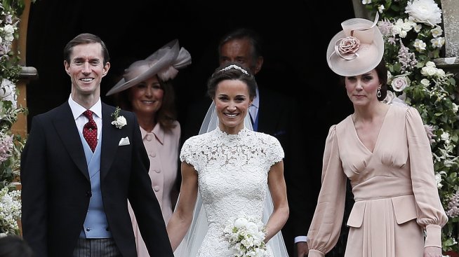 Щуро кралско парти – Принцеса Кейт и принц Уилям купонясват с Пипа Мидълтън