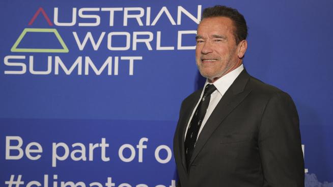 Арнолд Шварценегер подпомага фондация заради COVID-19