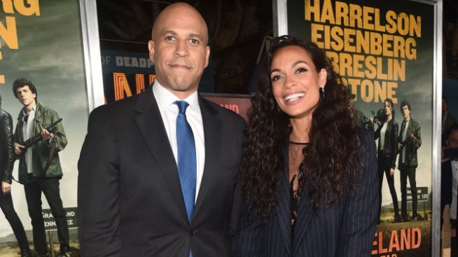 Росарио Доусън смени американски сенатор с нигерийски поет