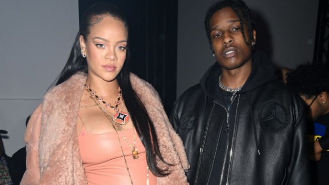 Какъв е полът на бебето на бременната Риана? 