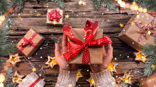 Според зодията: Какво да подарите на Коледа? 