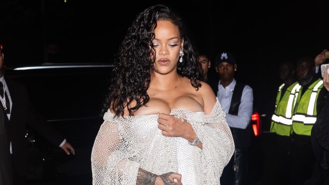 Риана блести като диамант на Седмицата на модата в Ню Йорк