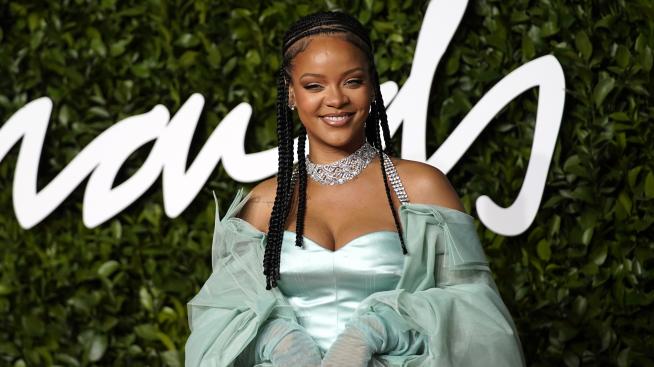 Риана намери своя двойничка в социалните мрежи