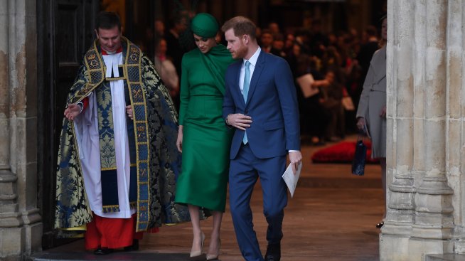 Експерт: Принц Хари да покаже чувството си за хумор, вместо да атакува кралското семейство